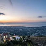 Golden Hill فيلة *